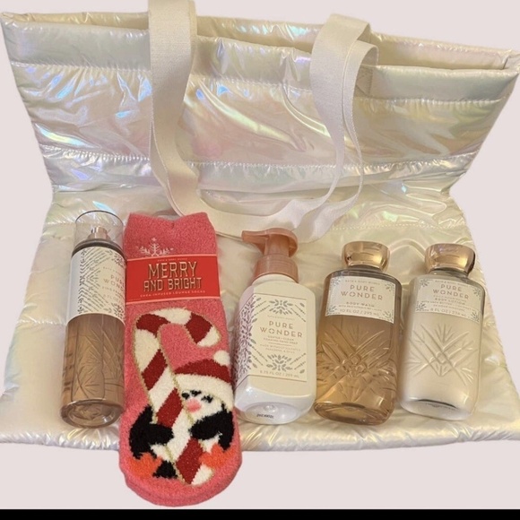 Bath & Body Works Pure Wonder 6 Item Gift Set with Cream Tote - Picture 2 of 7